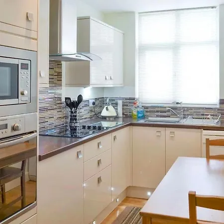 شقة Anchor - Perfect Location - Side Sea Views - Sleeps 4 *