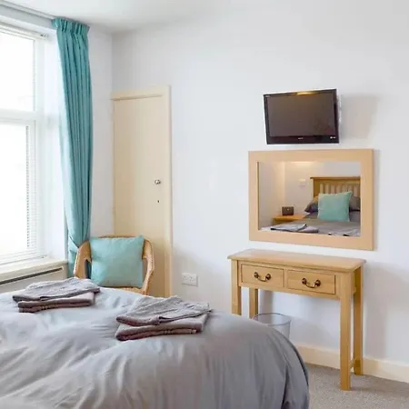 شقة Anchor - Perfect Location - Side Sea Views - Sleeps 4 Filey